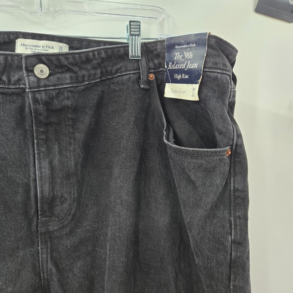 Abercrombie and Fitch Black Curve 90s High-Rise Split Hem Jeans 36L/22L - Picture 12 of 12